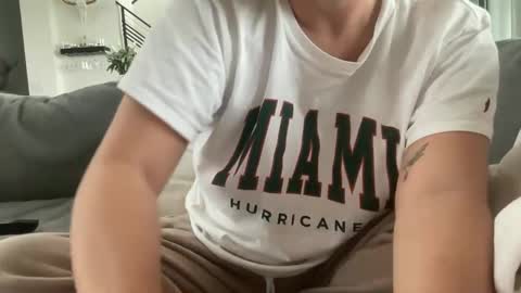 Snapshot of blondieslutt chatting on 11/01/25, 06:21 IM TRYNG online show from 11/01/25, 06:21