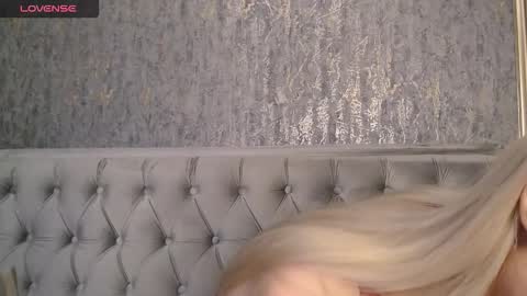 Snapshot of blondiestarxxx chatting on 12/16/25, 08:47 Helen online show from 12/16/25, 08:47