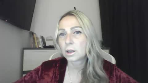 Snapshot of blondkitti chatting on 09/08/25, 07:24 Iren online show from 09/08/25, 07:24