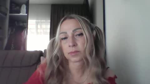 Snapshot of blondkitti chatting on 09/09/25, 07:52 Iren online show from 09/09/25, 07:52