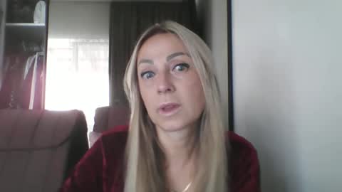 Snapshot of blondkitti chatting on 09/10/25, 07:41 Iren online show from 09/10/25, 07:41