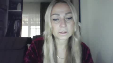 Snapshot of blondkitti chatting on 09/12/25, 08:14 Iren online show from 09/12/25, 08:14