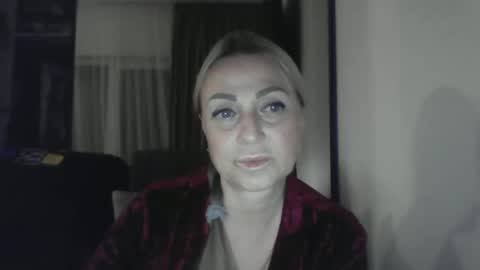 Snapshot of blondkitti chatting on 09/25/25, 06:00 Iren online show from 09/25/25, 06:00