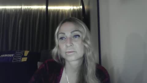 Snapshot of blondkitti chatting on 10/02/25, 08:27 Iren online show from 10/02/25, 08:27