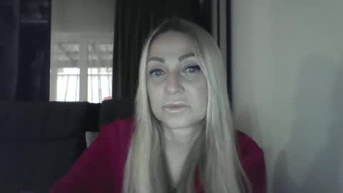 Snapshot of blondkitti chatting on 10/03/25, 01:30 Iren online show from 10/03/25, 01:30