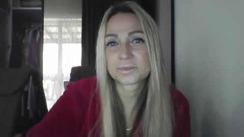 Snapshot of blondkitti chatting on 10/10/25, 08:02 Iren online show from 10/10/25, 08:02