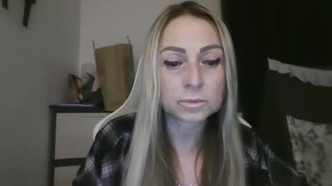 Snapshot of blondkitti chatting on 10/22/25, 04:40 Iren online show from 10/22/25, 04:40