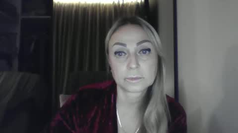 Snapshot of blondkitti chatting on 11/03/25, 06:42 Iren online show from 11/03/25, 06:42