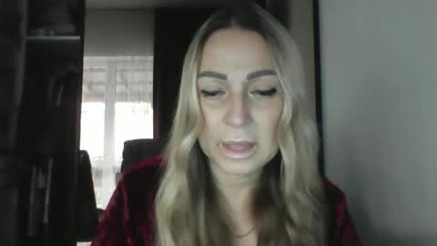 Snapshot of blondkitti chatting on 11/13/25, 12:59 Iren online show from 11/13/25, 12:59