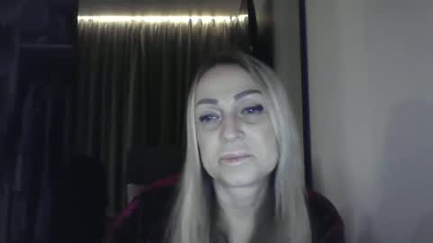 Snapshot of blondkitti chatting on 11/25/25, 07:14 Iren online show from 11/25/25, 07:14