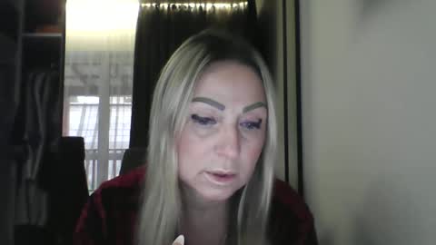 Snapshot of blondkitti chatting on 12/02/25, 11:26 Iren online show from 12/02/25, 11:26
