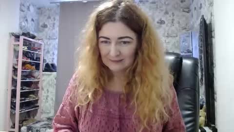 Snapshot of blondmilfs chatting on 12/14/24, 10:13 BlondMILfs online show from 12/14/24, 10:13