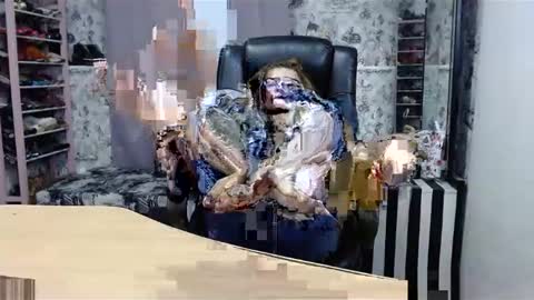 Snapshot of blondmilfs chatting on 01/28/25, 07:10 BlondMILfs online show from 01/28/25, 07:10