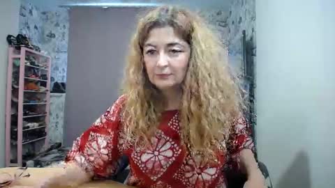 Snapshot of blondmilfs chatting on 02/12/25, 07:13 BlondMILfs online show from 02/12/25, 07:13