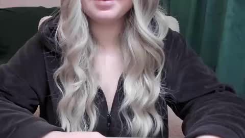 blondymargaret online show from 12/17/25, 04:29