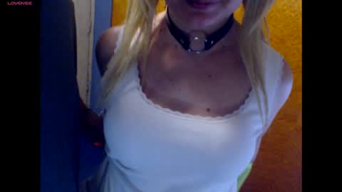 Snapshot of blontsex chatting on 12/06/24, 09:13 Blontsex online show from 12/06/24, 09:13