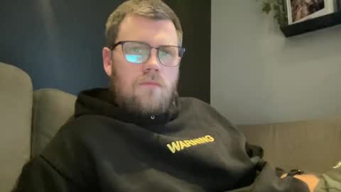 Snapshot of bloodbank23 chatting on 12/05/24, 01:49 Thomas online show from 12/05/24, 01:49