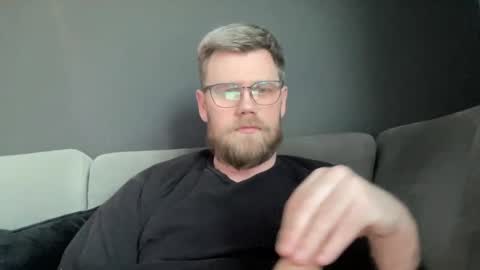 Snapshot of bloodbank23 chatting on 02/09/25, 03:12 Thomas online show from 02/09/25, 03:12