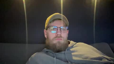 Snapshot of bloodbank23 chatting on 02/19/25, 04:55 Thomas online show from 02/19/25, 04:55