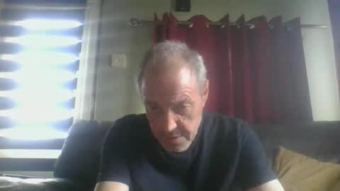 Snapshot of bloody52 chatting on 02/10/25, 10:42 bloody52 online show from 02/10/25, 10:42