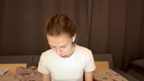 Snapshot of bloody_babe chatting on 12/05/25, 08:49 Brook online show from 12/05/25, 08:49