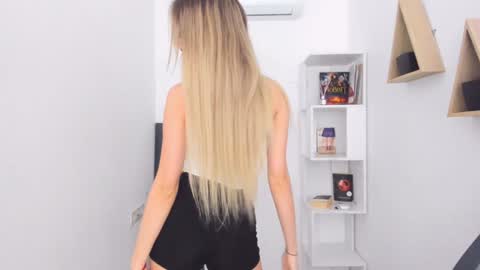 Sophia online show from 01/25/25, 07:49