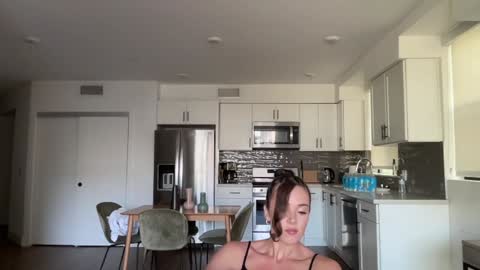 Snapshot of bloomyogi chatting on 10/24/25, 07:54 Emma Bloom online show from 10/24/25, 07:54