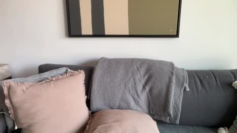 Snapshot of bloomyogi chatting on 10/26/25, 08:15 Emma Bloom online show from 10/26/25, 08:15