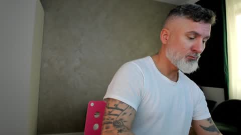 Snapshot of blowmyxxl chatting on 12/29/24, 11:07 Nico online show from 12/29/24, 11:07