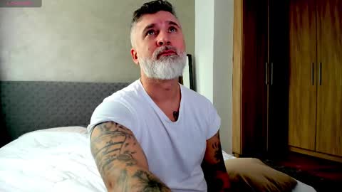 Snapshot of blowmyxxl chatting on 02/18/25, 11:33 Nico online show from 02/18/25, 11:33