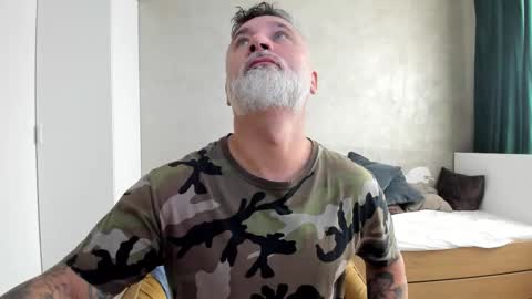 Snapshot of blowmyxxl chatting on 09/10/25, 06:13 Nico online show from 09/10/25, 06:13