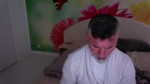 Snapshot of blowmyxxl chatting on 10/18/25, 11:44 Nico online show from 10/18/25, 11:44