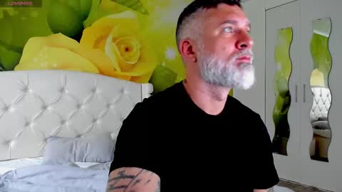 Snapshot of blowmyxxl chatting on 11/09/25, 10:13 Nico online show from 11/09/25, 10:13