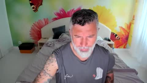 Snapshot of blowmyxxl chatting on 11/10/25, 08:35 Nico online show from 11/10/25, 08:35