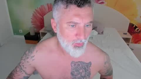 Snapshot of blowmyxxl chatting on 11/15/25, 12:13 Nico online show from 11/15/25, 12:13