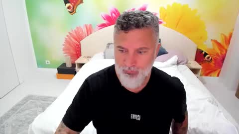 Snapshot of blowmyxxl chatting on 11/29/25, 05:54 Nico online show from 11/29/25, 05:54