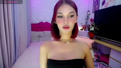 Snapshot of blue_aiveexx chatting on 06/18/26, 02:56 aivee online show from 06/18/26, 02:56