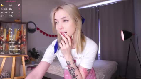 Adeline online show from 02/21/26, 06:25