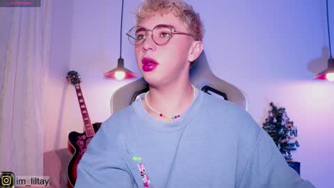 Snapshot of blue_boy_1 chatting on 12/06/24, 09:32 TAY online show from 12/06/24, 09:32