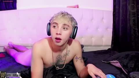 Snapshot of blue_boy_1 chatting on 12/26/24, 09:01 TAY online show from 12/26/24, 09:01