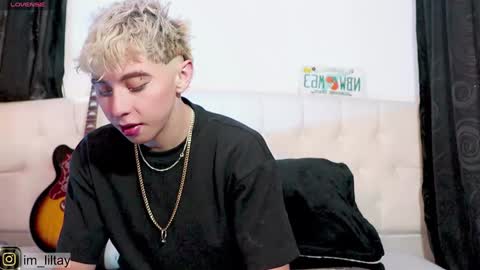 Snapshot of blue_boy_1 chatting on 01/02/25, 04:46 TAY online show from 01/02/25, 04:46