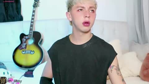 Snapshot of blue_boy_1 chatting on 02/24/25, 06:05 TAY online show from 02/24/25, 06:05