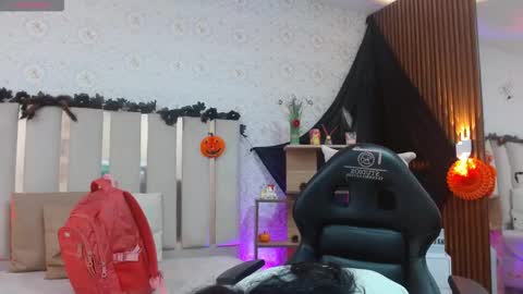 blue_tay1 online show from 11/02/25, 12:07