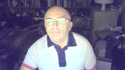 Snapshot of bluebox65 chatting on 11/22/25, 05:34 bluebox65 online show from 11/22/25, 05:34