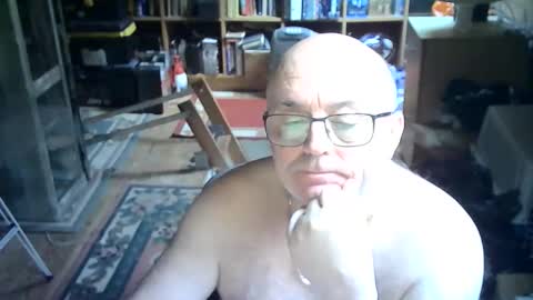 Snapshot of bluebox65 chatting on 01/10/26, 02:08 bluebox65 online show from 01/10/26, 02:08