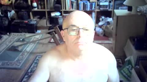 Snapshot of bluebox65 chatting on 03/19/26, 05:39 bluebox65 online show from 03/19/26, 05:39