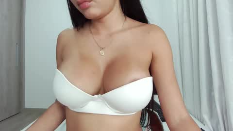 Snapshot of bluediamond_ chatting on 02/26/25, 09:21 bluediamond_ online show from 02/26/25, 09:21