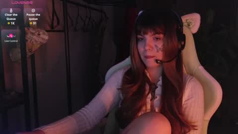 Snapshot of bluedweeb chatting on 12/25/24, 05:48 Blue online show from 12/25/24, 05:48