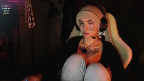 Snapshot of bluedweeb chatting on 01/23/25, 08:57 Blue online show from 01/23/25, 08:57