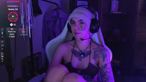 Snapshot of bluedweeb chatting on 02/28/25, 11:36 Blue online show from 02/28/25, 11:36